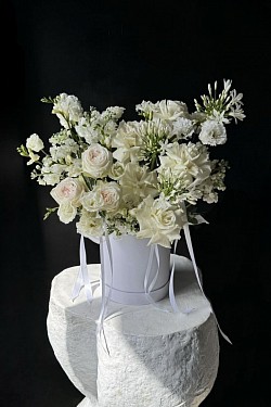 Французская Роза, эустома, бамбук, Ред Науми, кустовая Роза, кустовая гвоздика,
